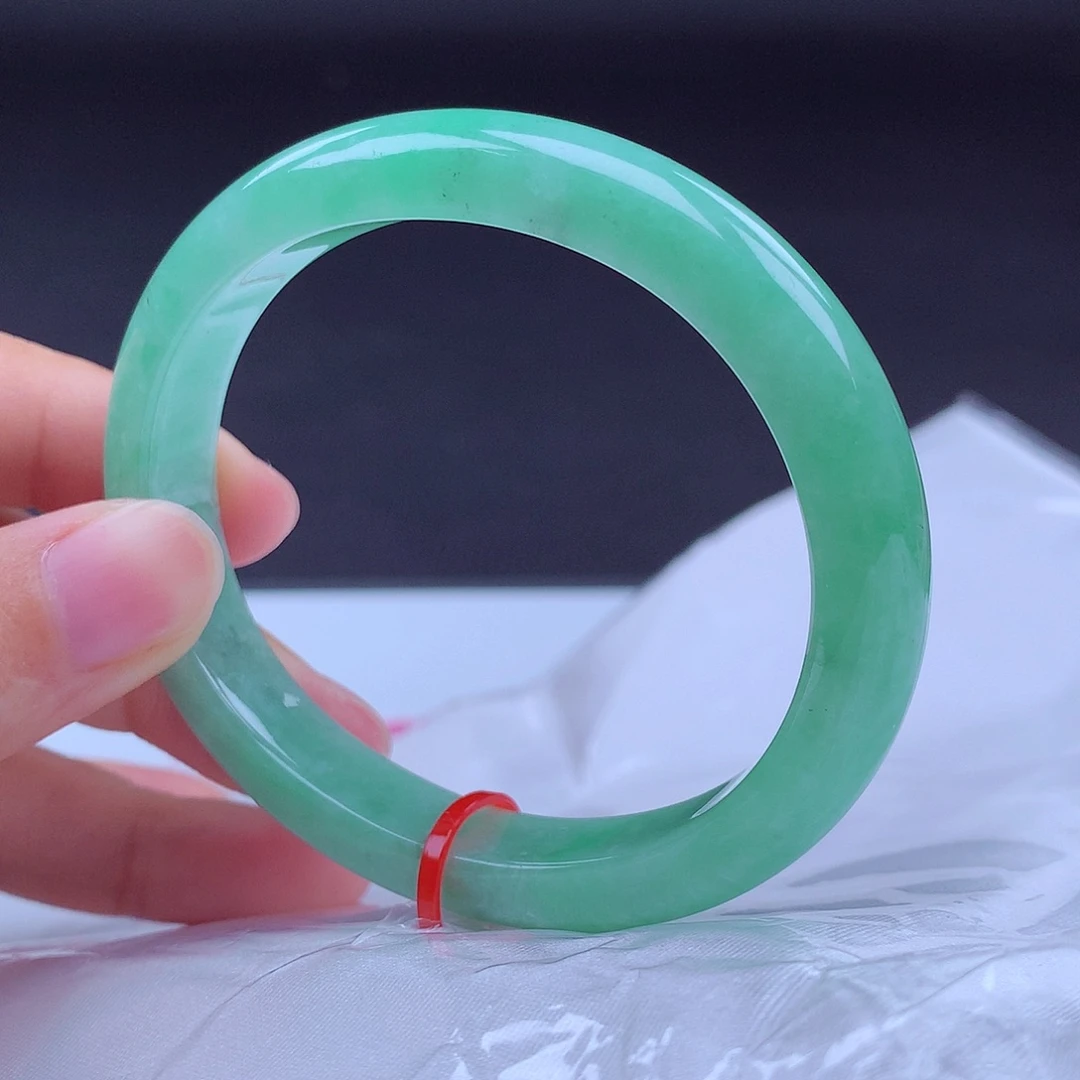 翡翠未镶嵌手镯（贵妃镯）100503