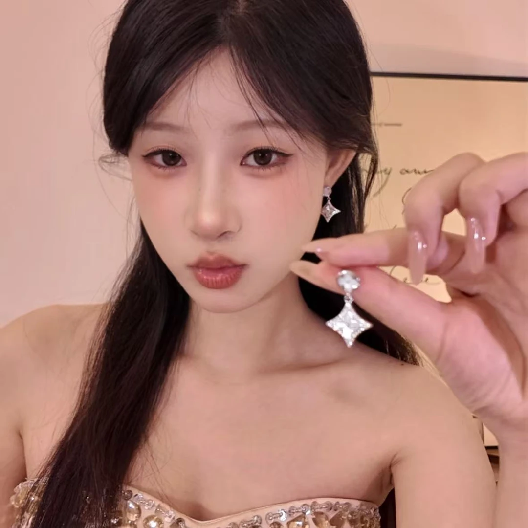铜合金耳饰 法式小香风金色耳环女轻奢高级感耳饰品气质耳钉