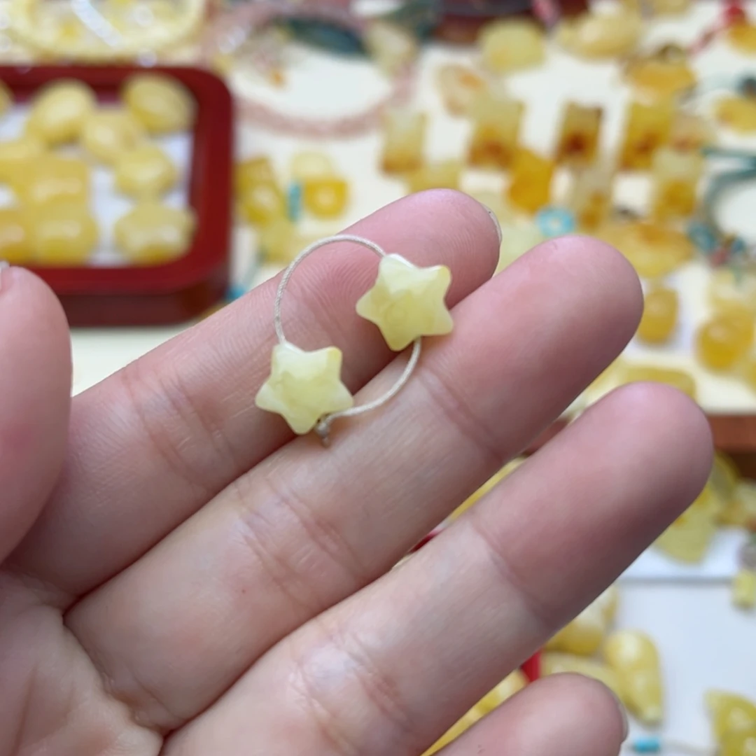 【闪购商品】蜜蜡裸石未镶嵌配饰的