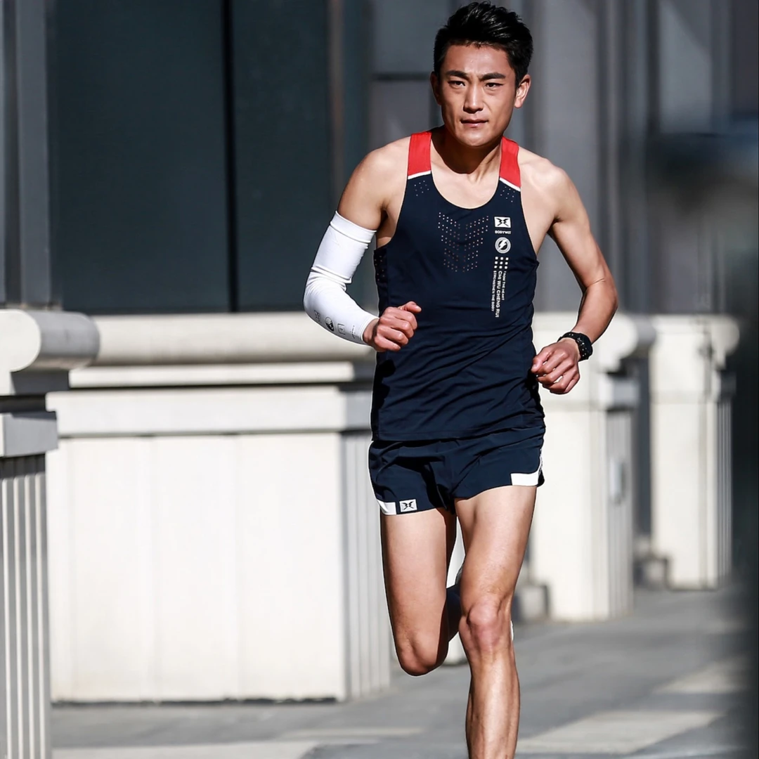 BODYWIT身体智慧男赤乌二代速干网眼透气马拉松跑步夏季背心