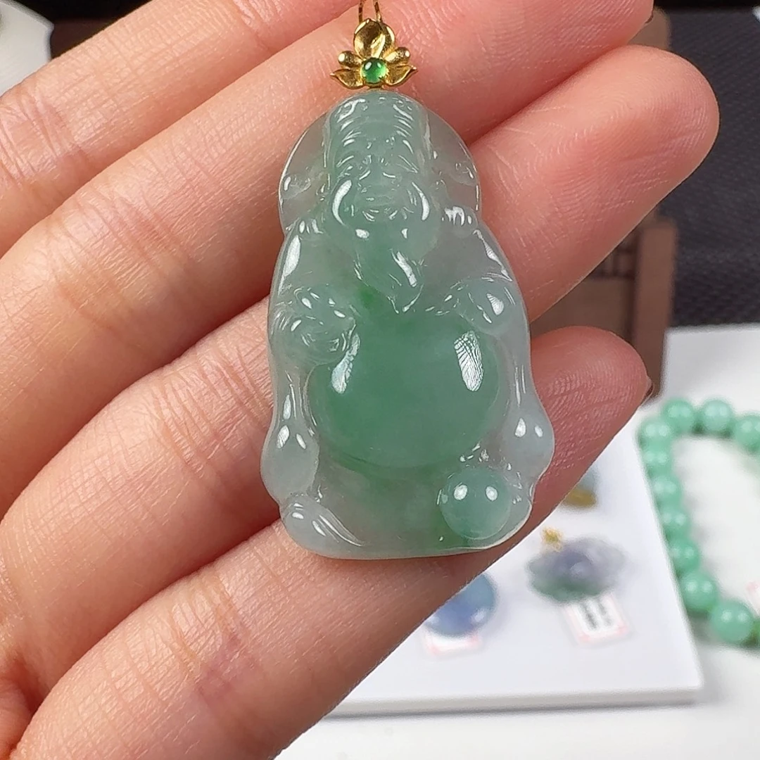 翡翠18K金镶嵌颈饰