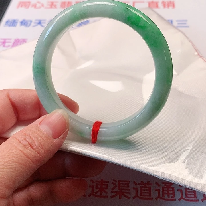 翡翠手镯未镶嵌翡翠021