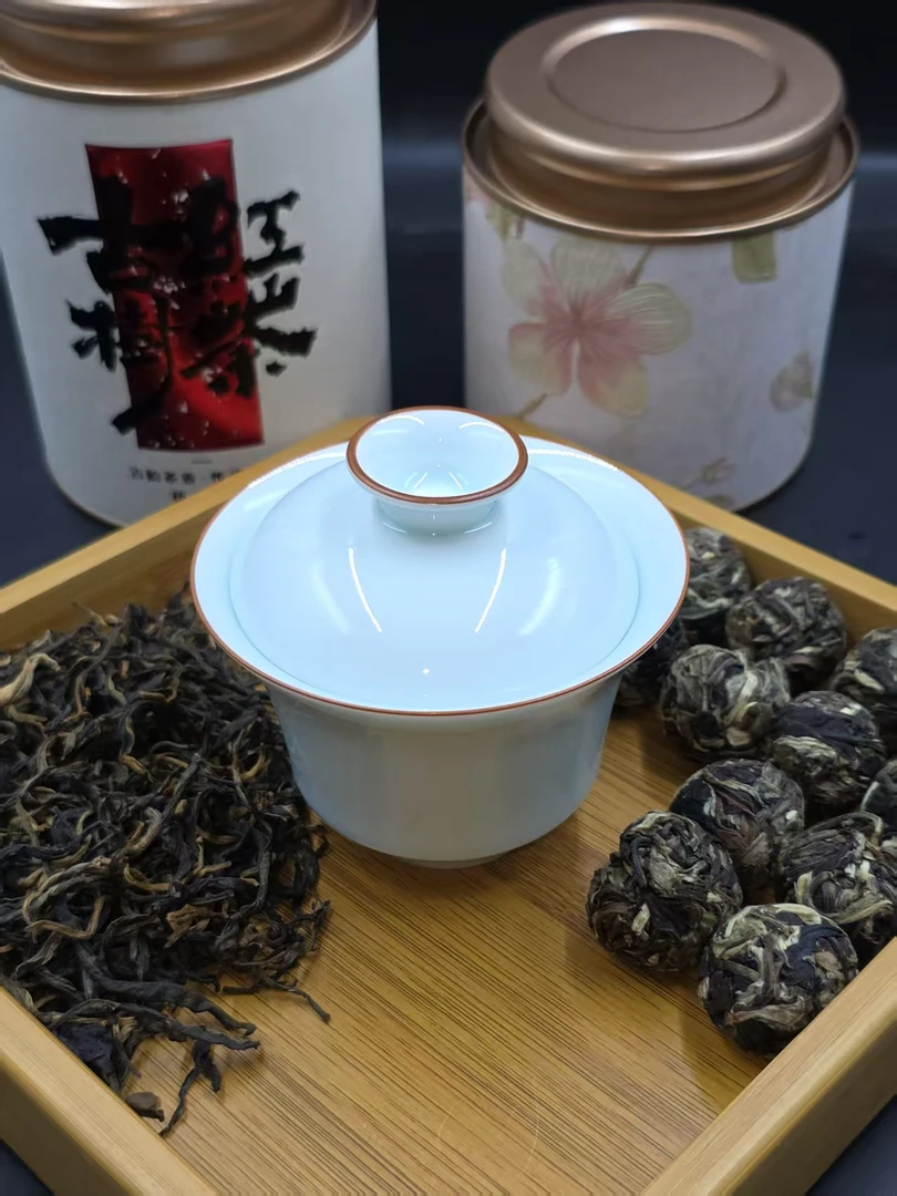 100g红茶 120g白茶龙珠