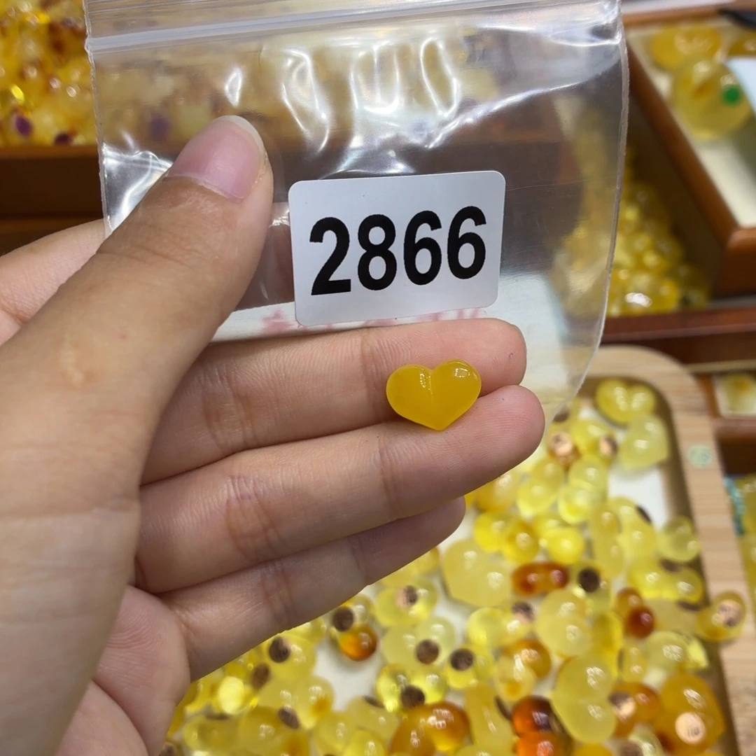 琥珀未镶嵌珠宝奇石