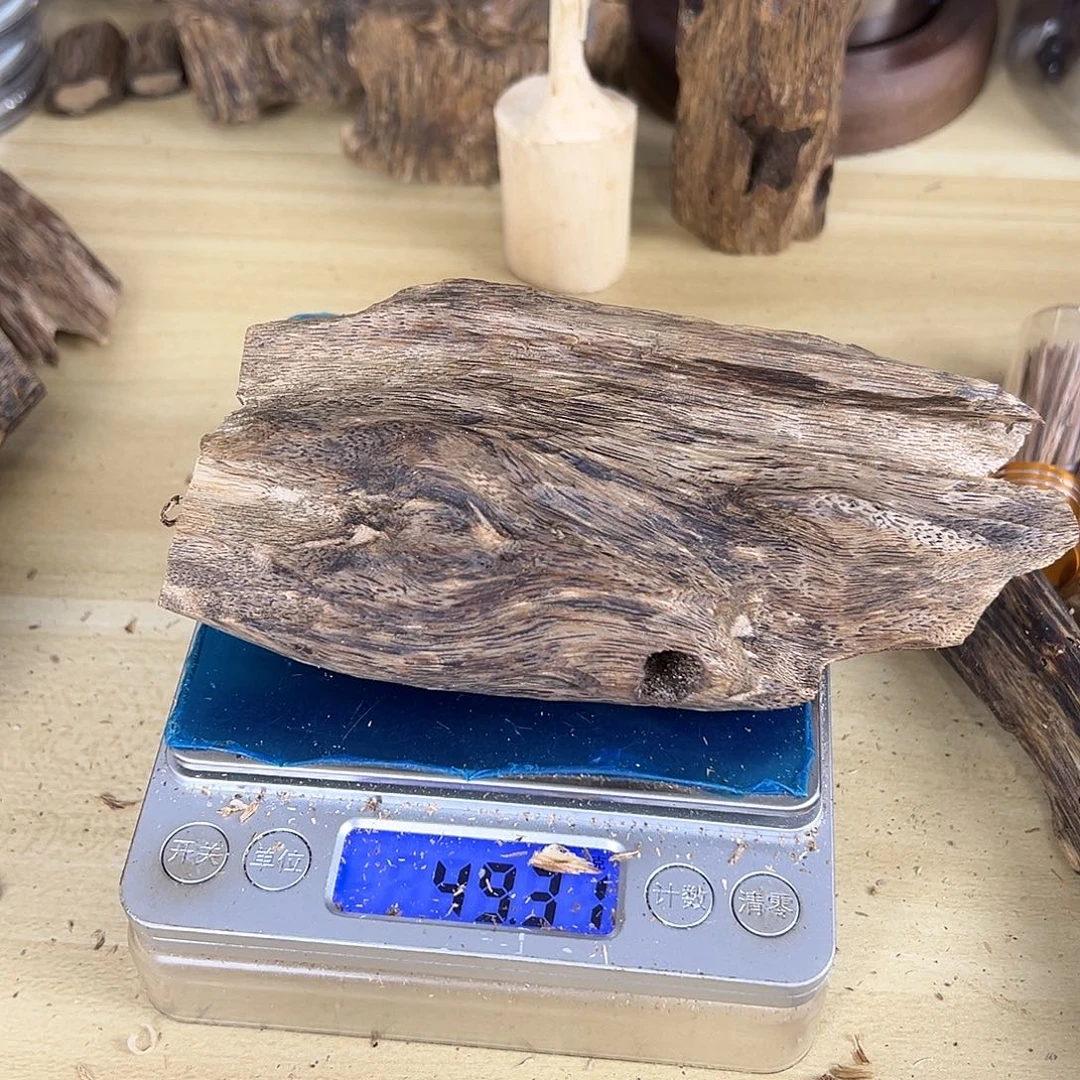 香料绿奇楠虫漏49克蓝宝石