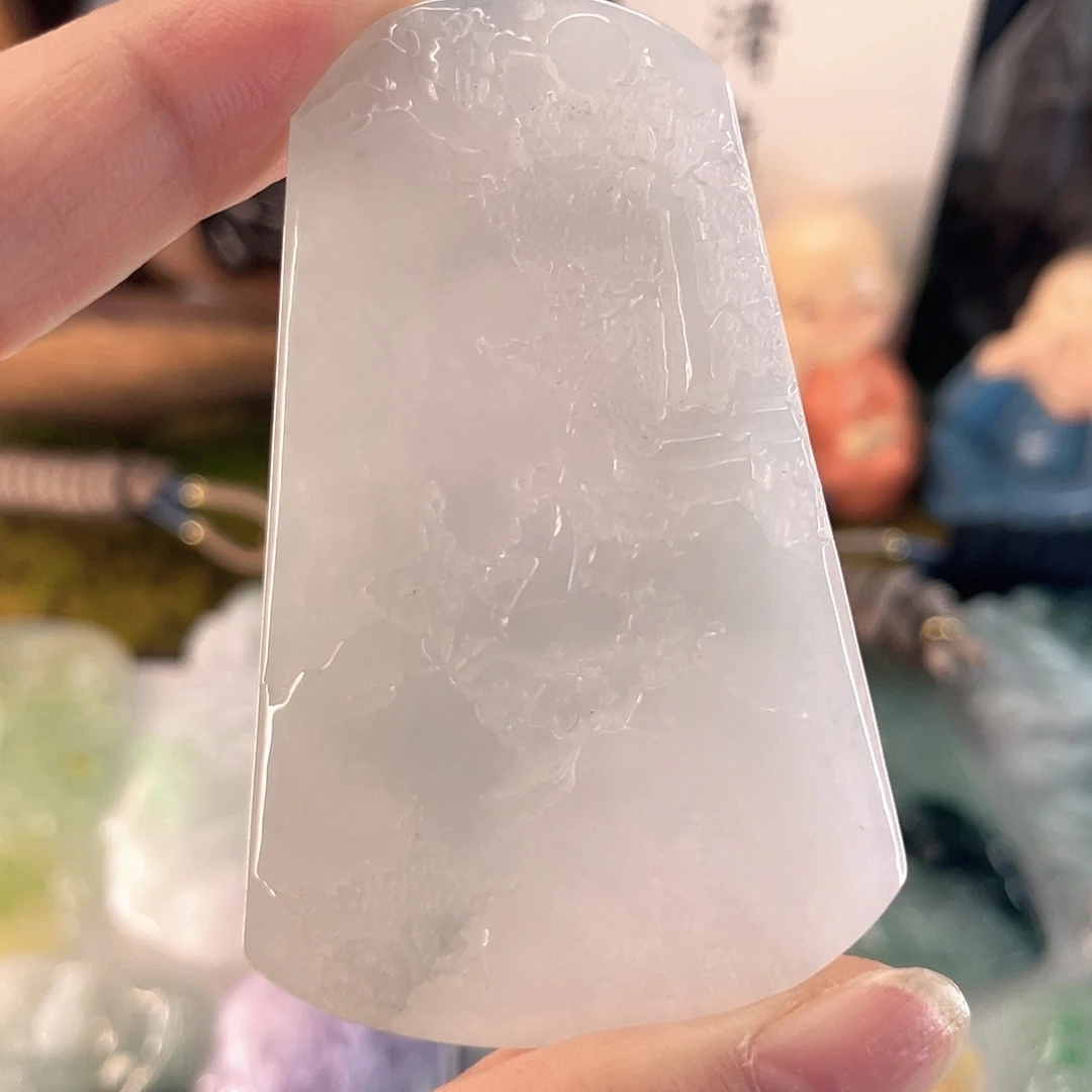 翡翠未镶嵌颈饰山水