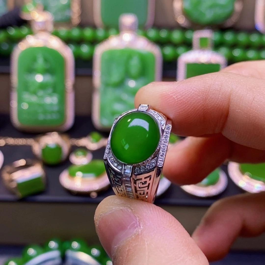 思***飞和田玉18K金镶嵌挂件