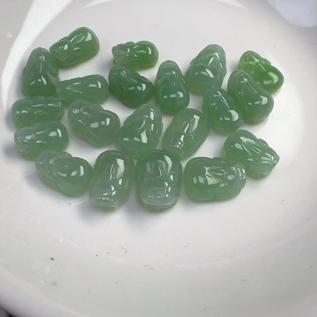 翡翠散珠貔貅一只