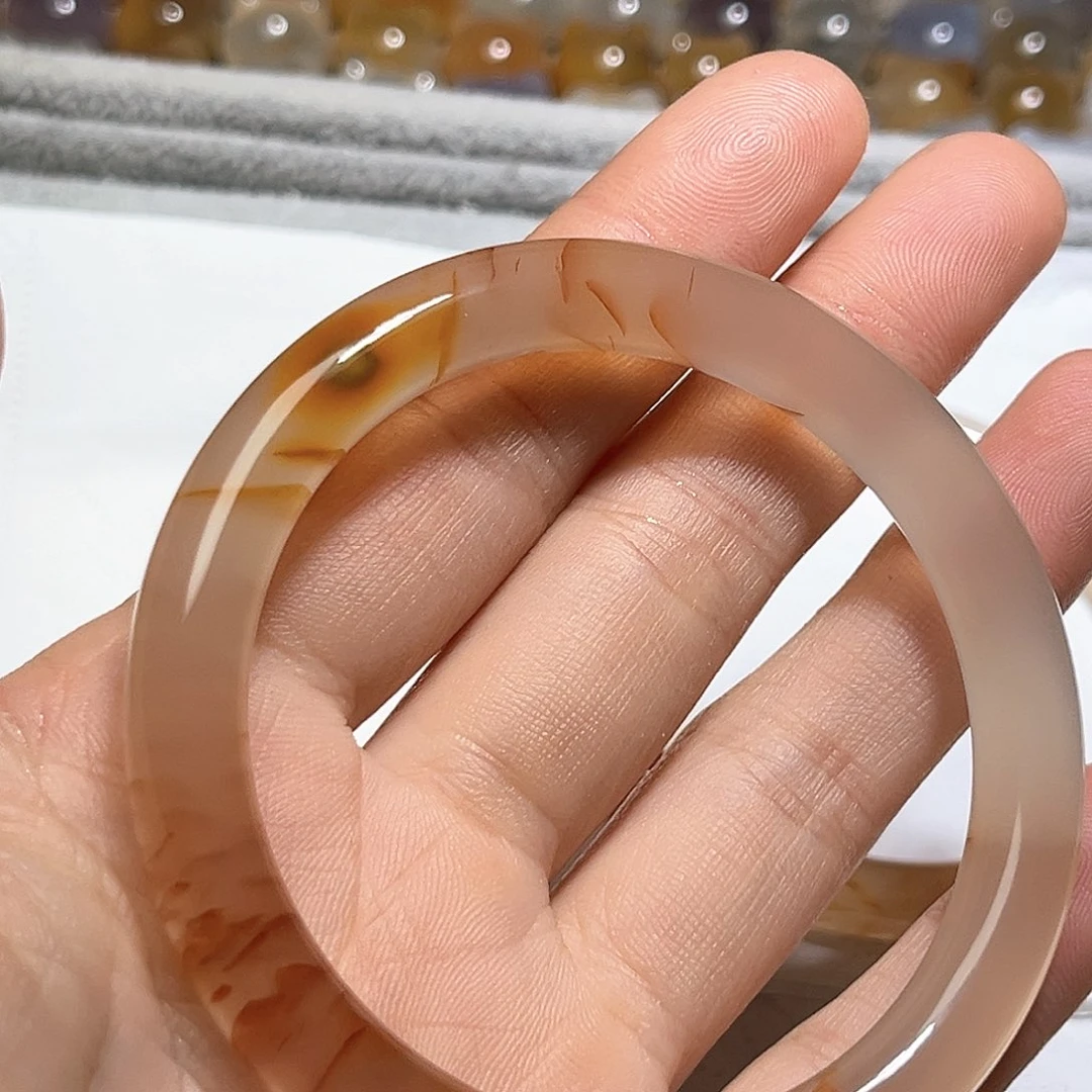 玛瑙/玉髓颈饰未镶嵌鹰**扬