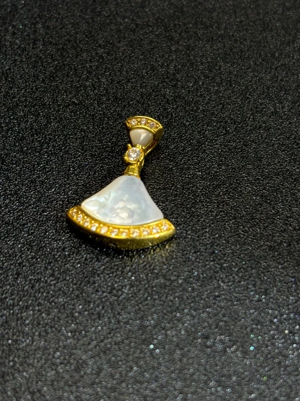 18k金 Au750 吊坠 送链子 c12