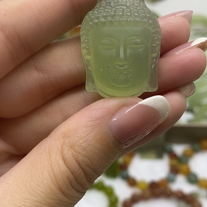 未镶嵌岫玉颈饰佛头