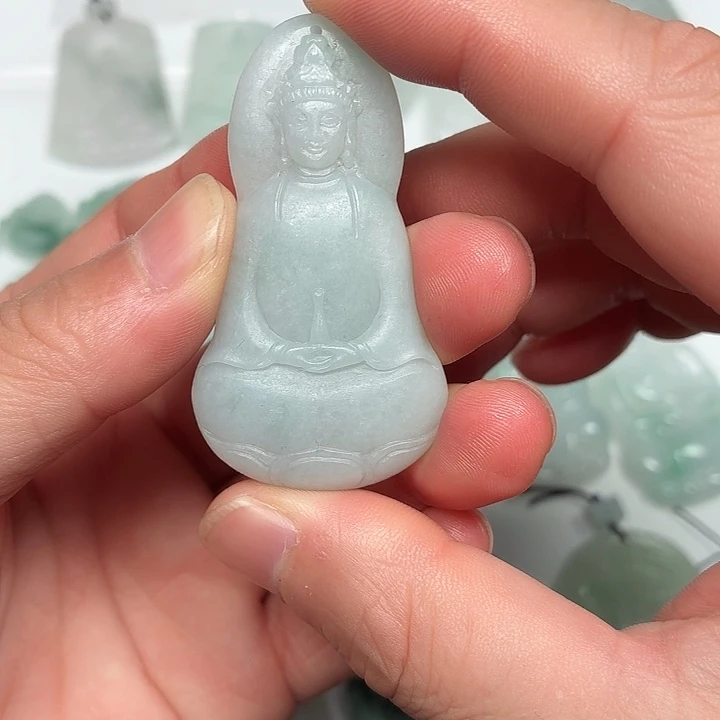 定制翡翠未镶嵌素衣观音