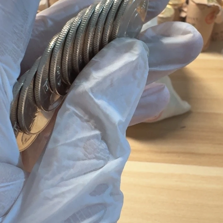 其他普通金属10枚，孙爷爷100年