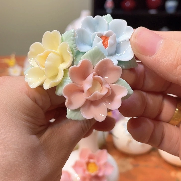 手工陶瓷精致摆件