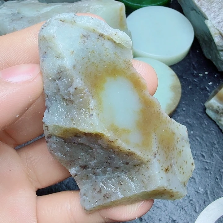 未镶嵌和田玉（糖玉）珠宝奇石