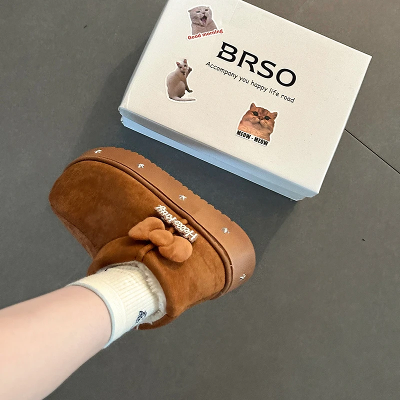 时尚百搭舒适简约厚底防滑雪地靴女2025冬季新款绒面铆钉时装靴子