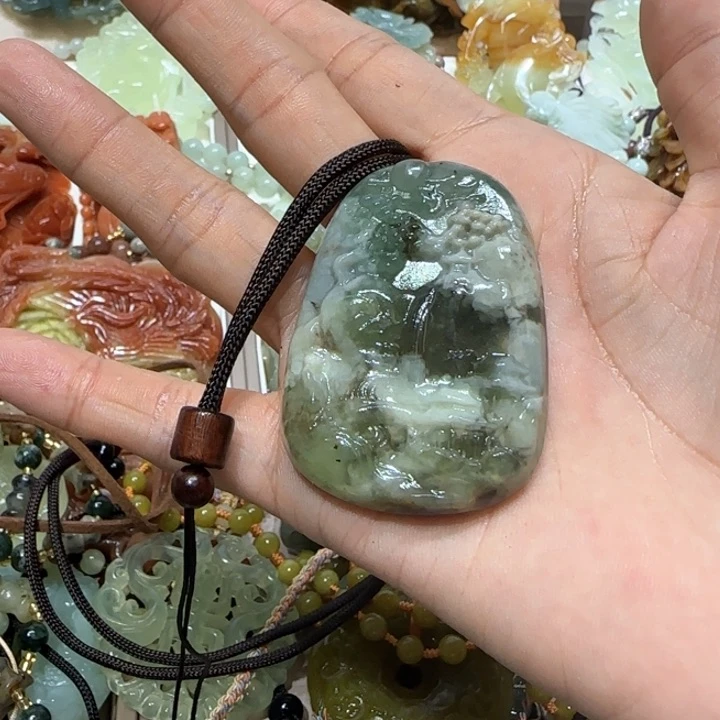 蛇纹石玉未镶嵌吊坠