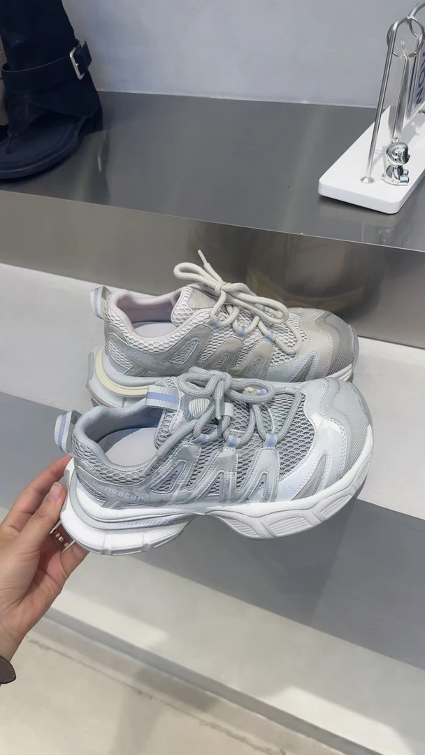 时尚美一步夏季新款透气时髦厚底运动鞋百搭休闲女鞋130-8B