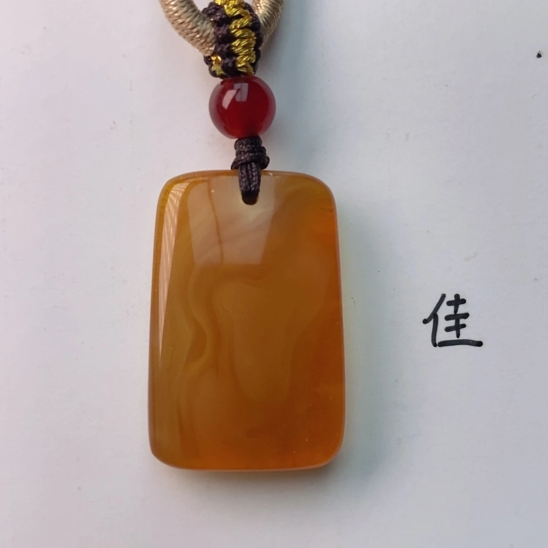 未镶嵌琥珀珠宝奇石