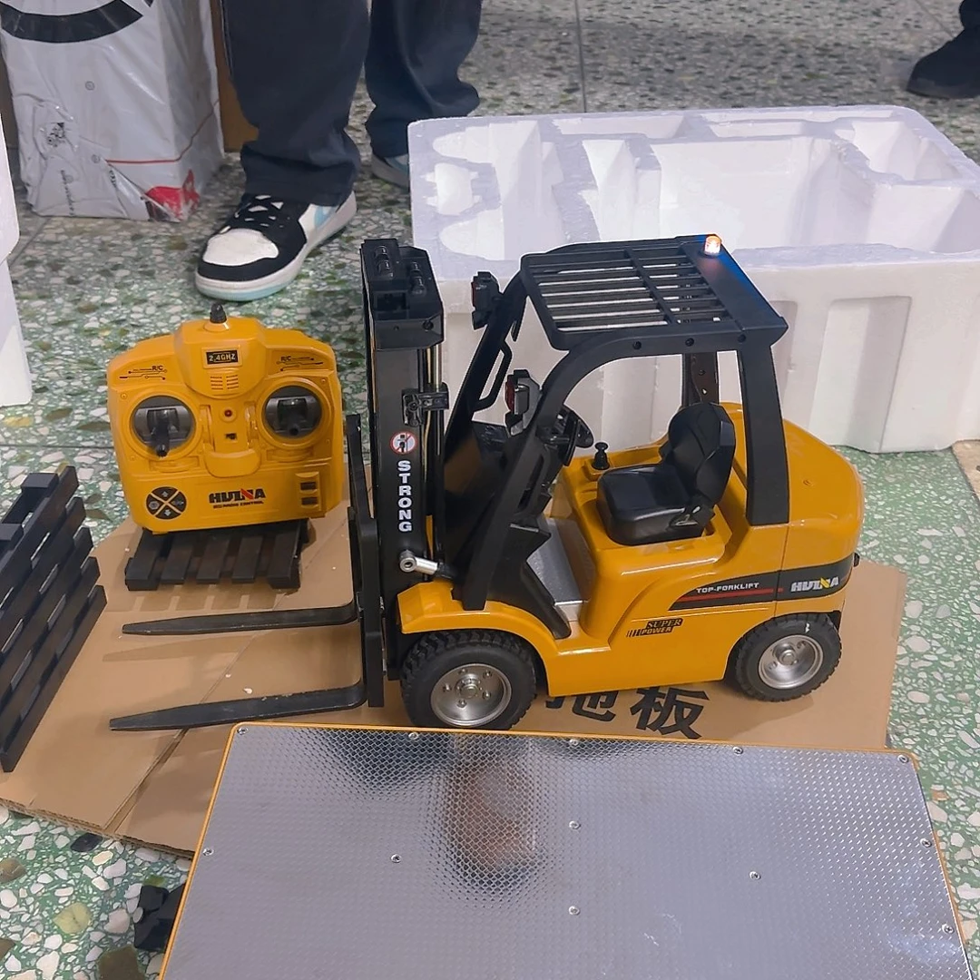 遥控叉车模型玩具