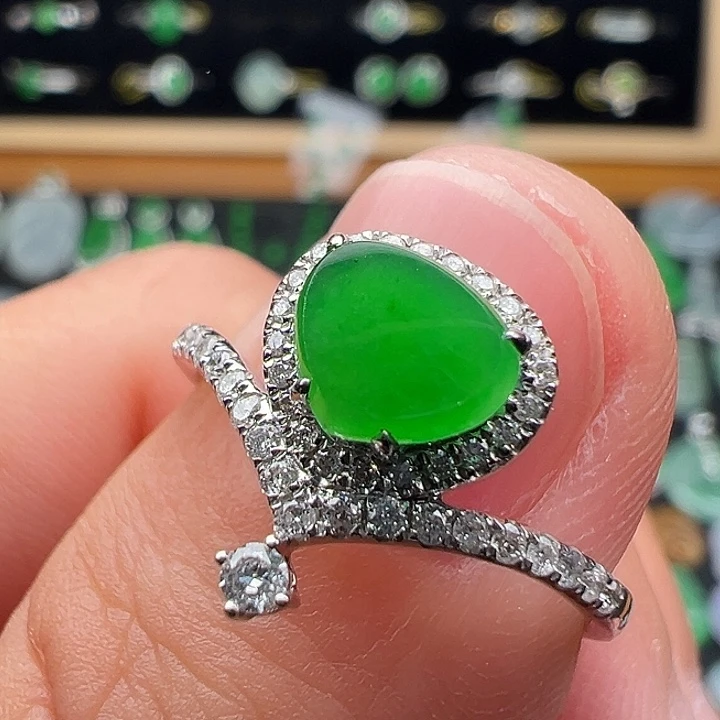 翡翠18K金镶嵌戒指心5.9