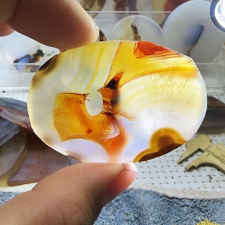 玛瑙/玉髓未镶嵌珠宝奇石