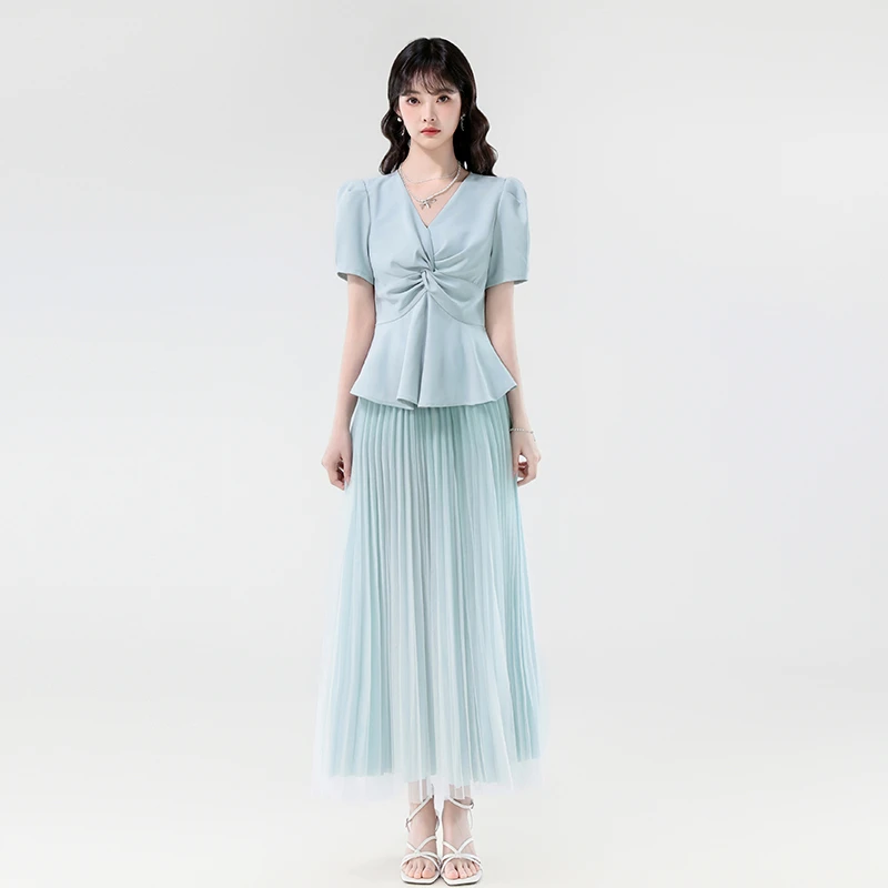 实拍2025夏季新款优雅淑女V领设计感显瘦上衣+长款百褶网纱半身裙