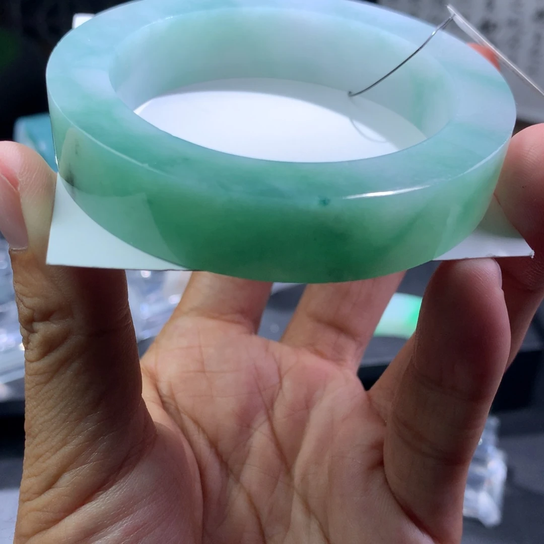 未镶嵌翡翠手镯定制翡翠