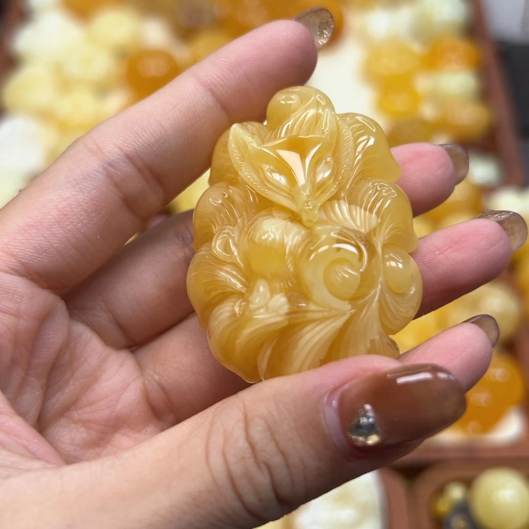 用***7未镶嵌颈饰琥珀蜜蜡