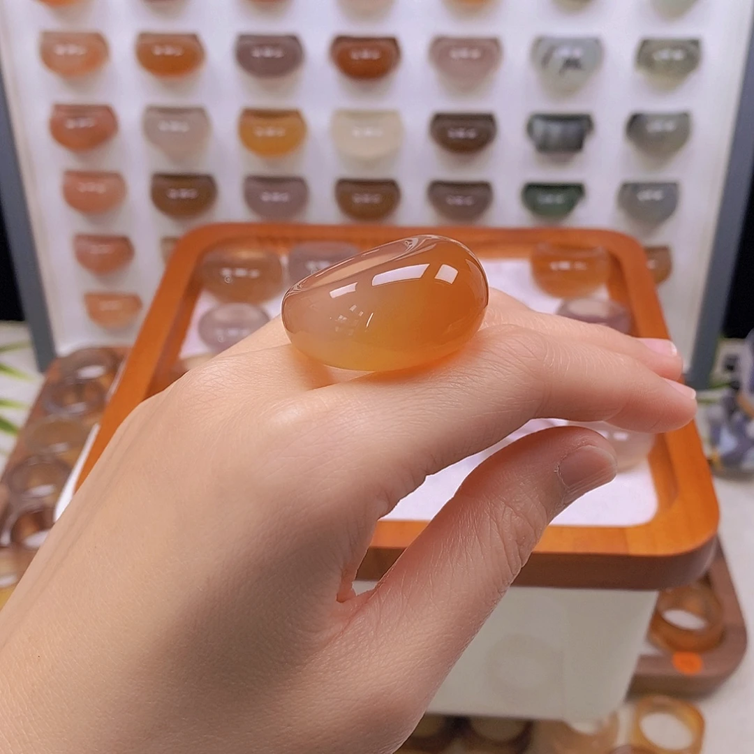 薛****玛瑙/玉髓未镶嵌戒指港17