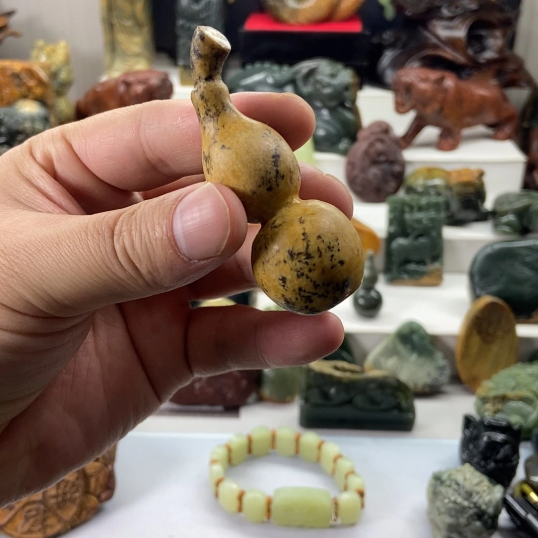 岫岩河磨玉（透闪石质玉）未镶嵌把件