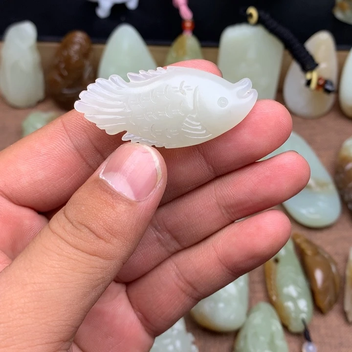 和田玉（糖玉）未镶嵌颈饰