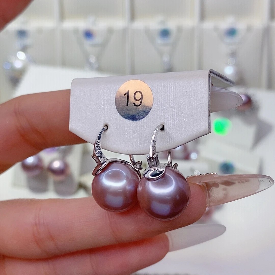 陈***霞淡水珍珠耳饰银S925镶嵌12➕