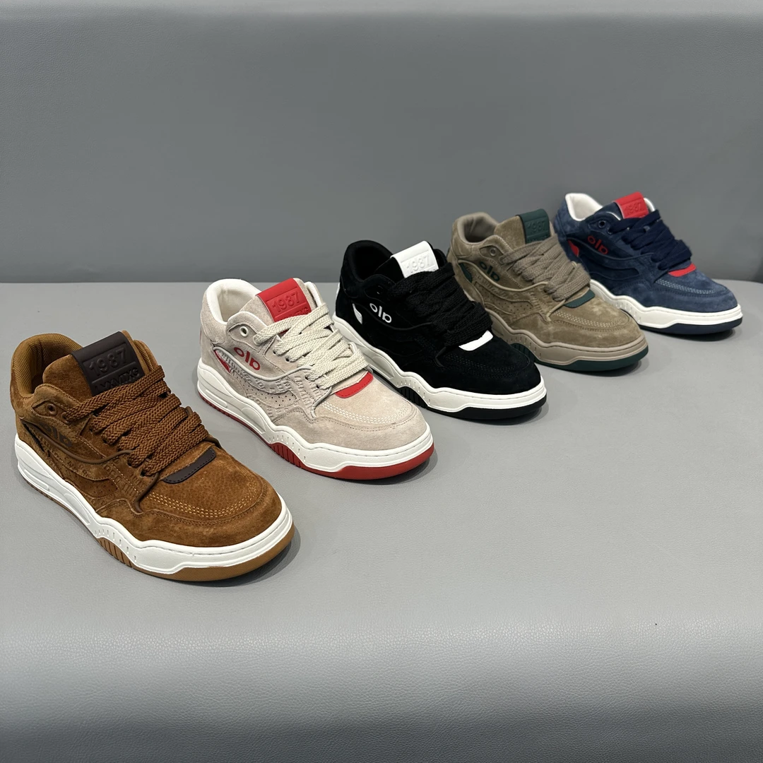 广州男士潮流时尚休闲鞋鞋子低帮圆头秋季平跟素面阿甘鞋休闲板鞋