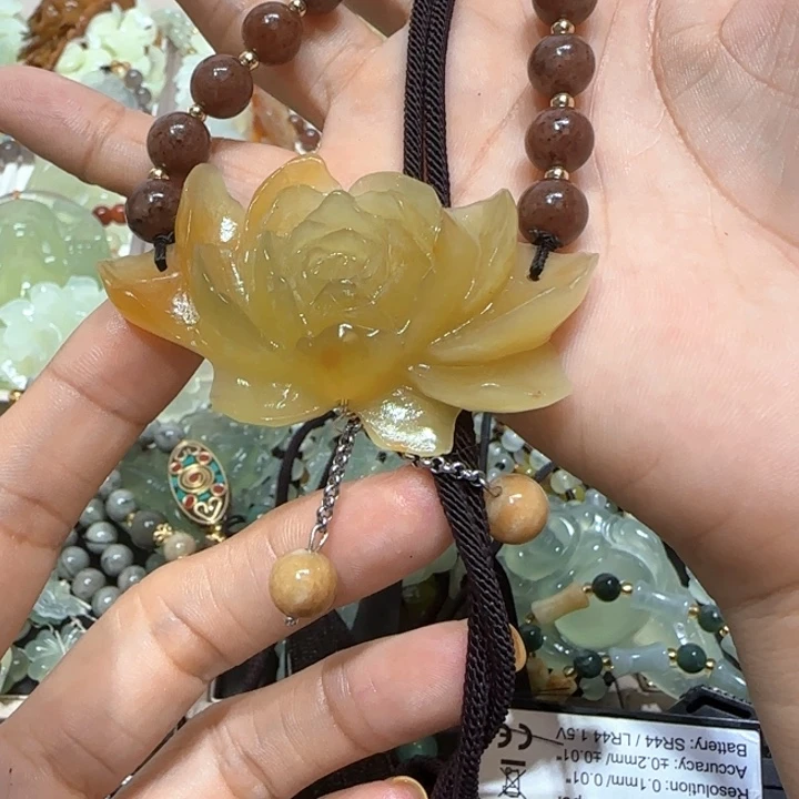 蛇纹石玉未镶嵌吊坠