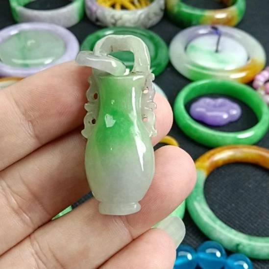 翡翠未镶嵌挂件翡翠