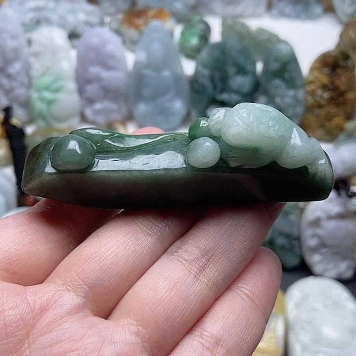 翡翠未镶嵌颈饰翡翠