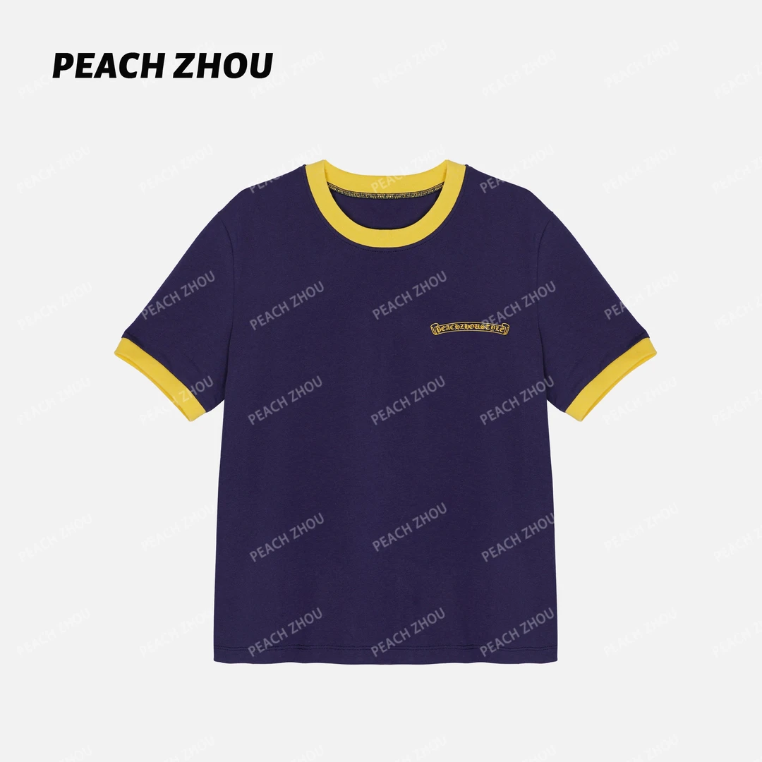 『PEACHZHOU』撞色马蹄卷轴梵文印花正肩修身圆领短袖美式休闲T恤女