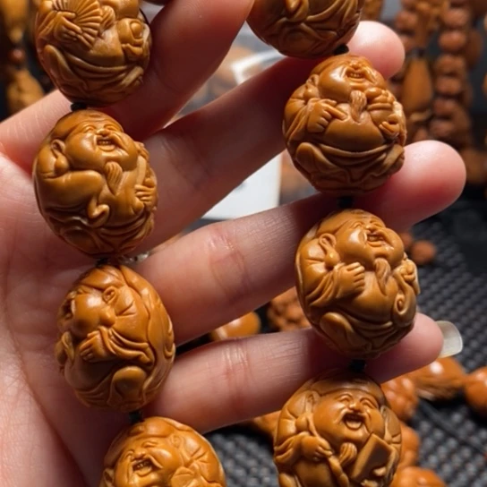 橄榄核吊坠用****3荷叶财神