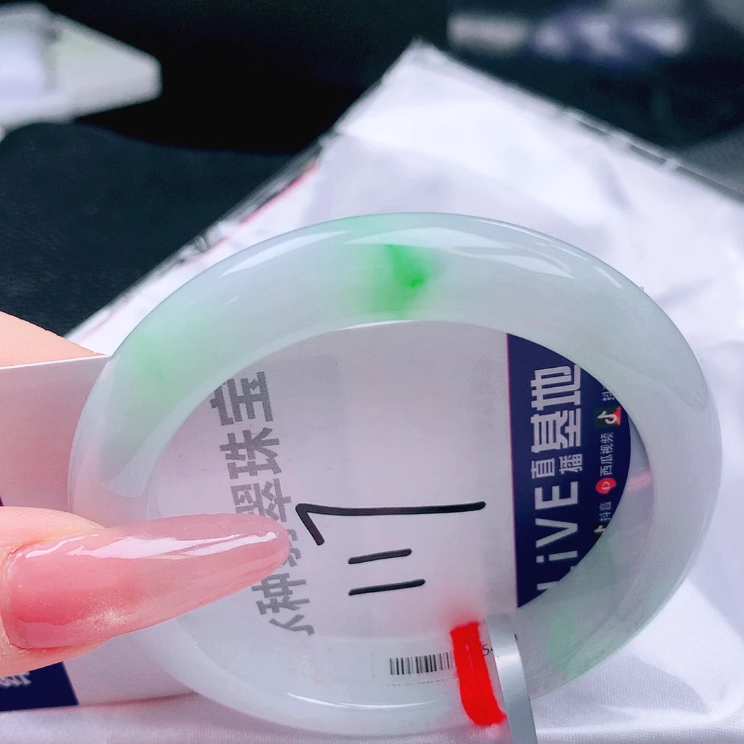 翡翠未镶嵌手镯缅甸天然a货翡翠