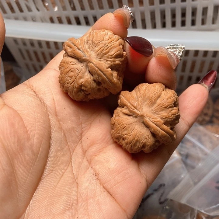 文玩核桃吊坠元宝78