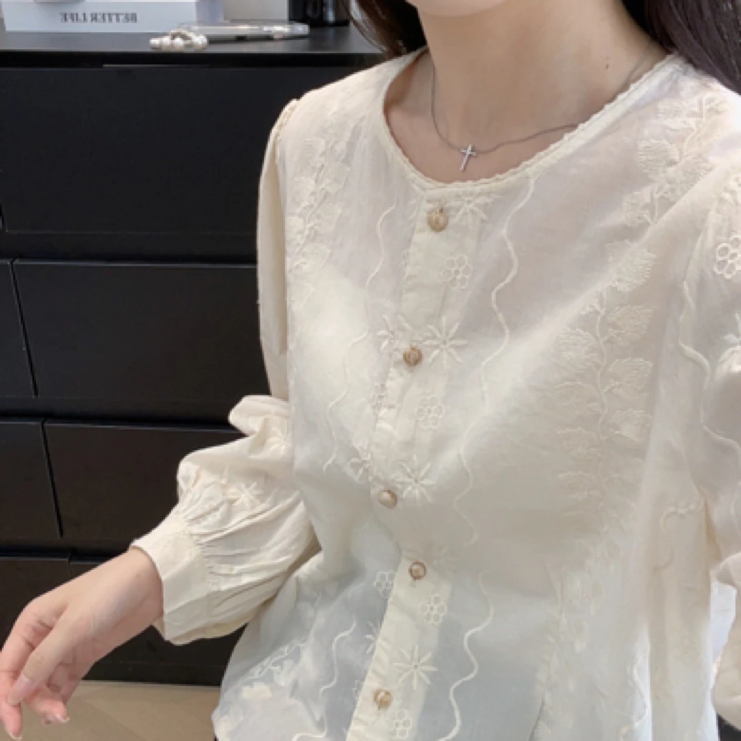 Yusu【落花】早秋短款重工刺绣圆领衬衫宽松百搭减龄精致小衫