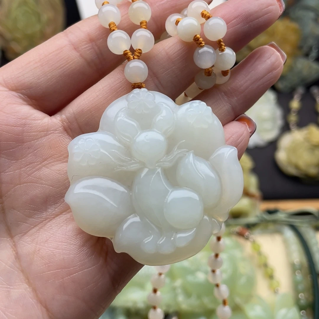 蛇纹石玉颈饰未镶嵌