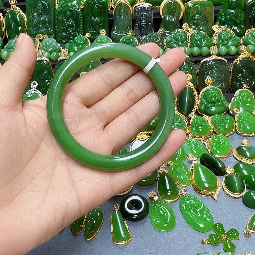 和田玉（碧玉）手镯未镶嵌秋**姐