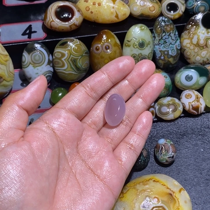 未镶嵌玛瑙/玉髓珠宝奇石?****发