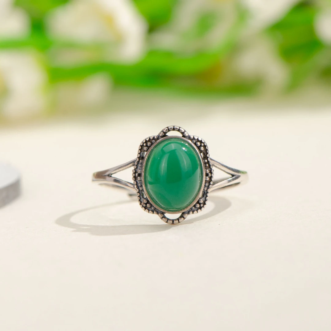 玉髓花边银戒指 轻奢珠宝