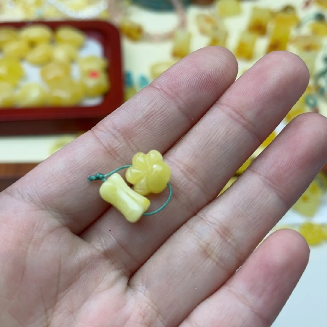 【闪购商品】蜜蜡裸石未镶嵌配饰