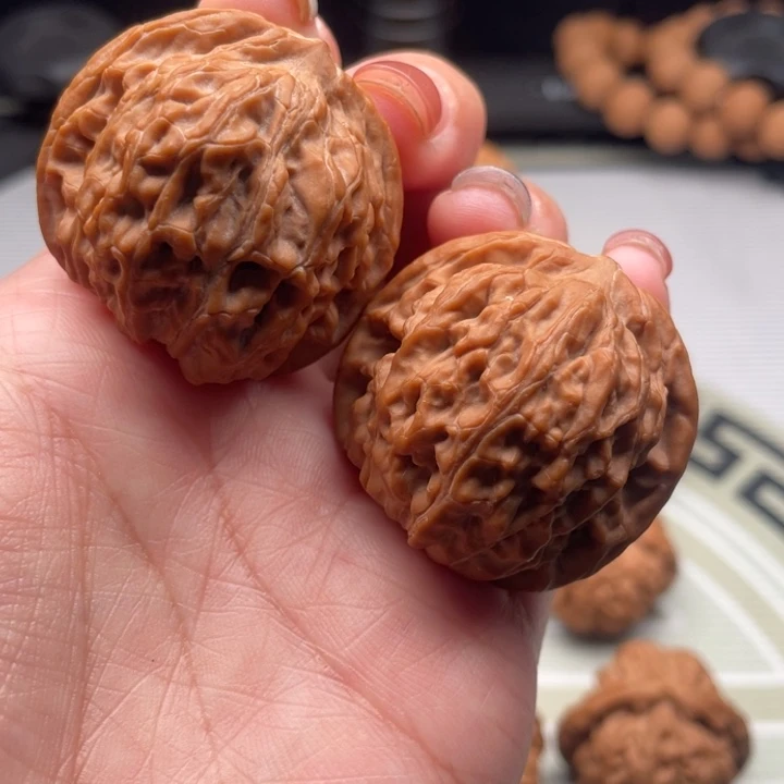 冯***欠文玩核桃吊坠37石子磨