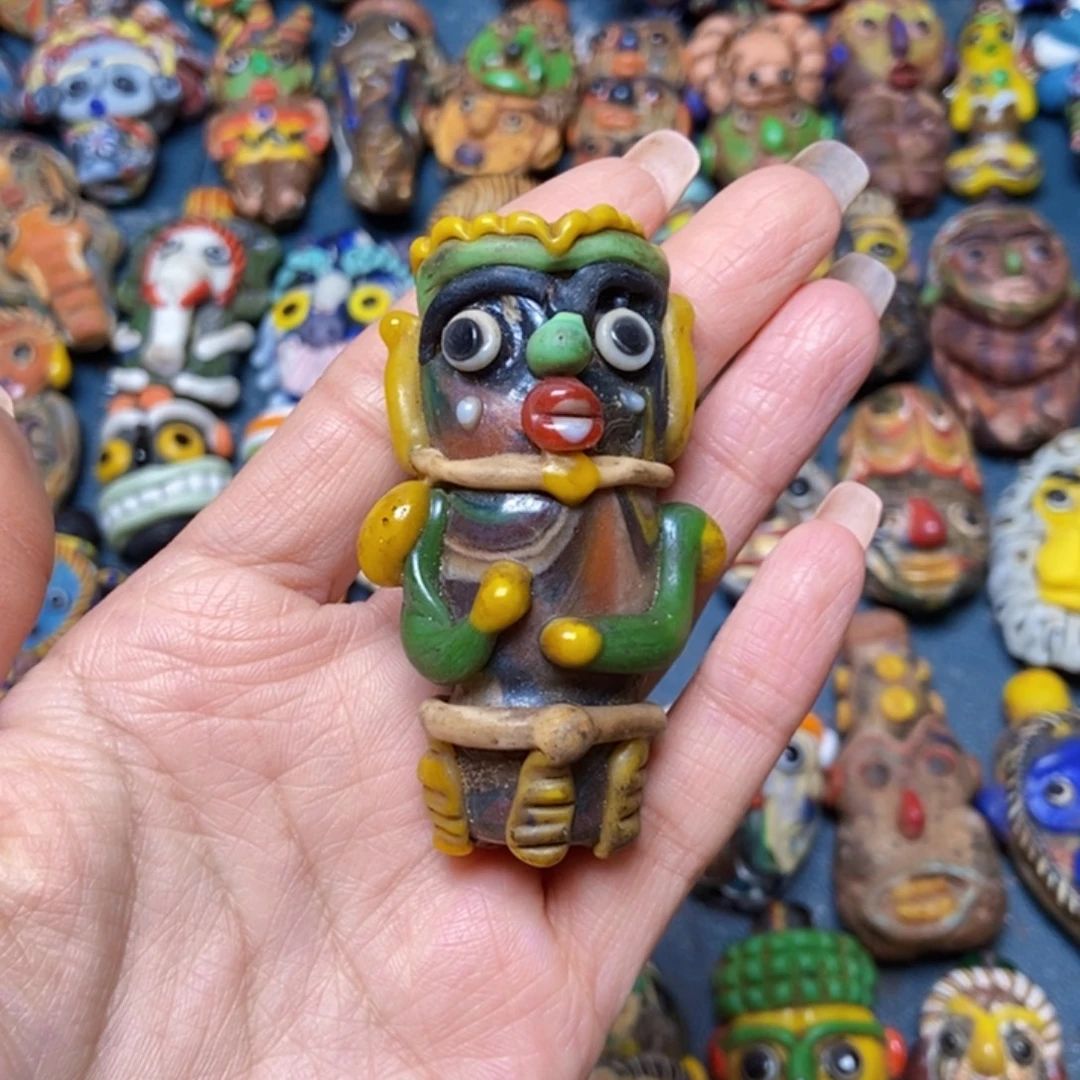 琉璃颈饰打鼓小娃