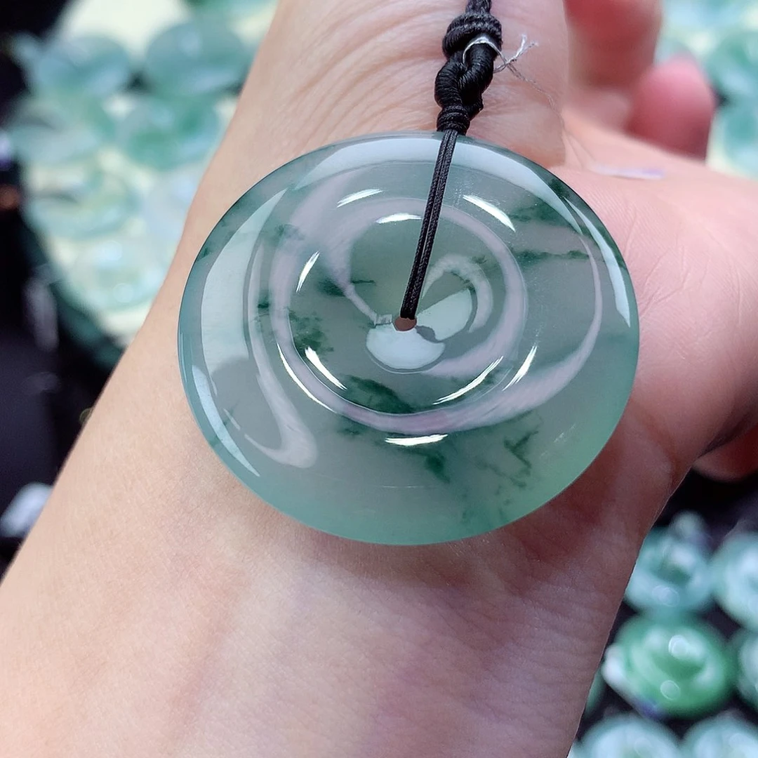 翡翠颈饰未镶嵌吊坠79。尺寸35.4-5.7